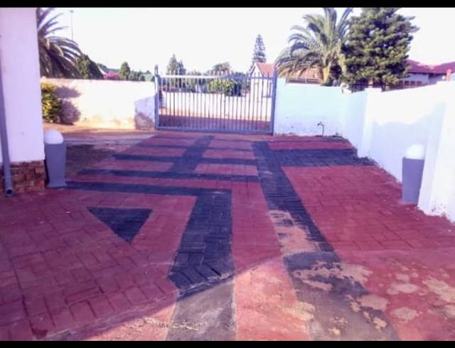 4 BEDROOM HOUSE FOR SALE IN SOSHANGUVE DD